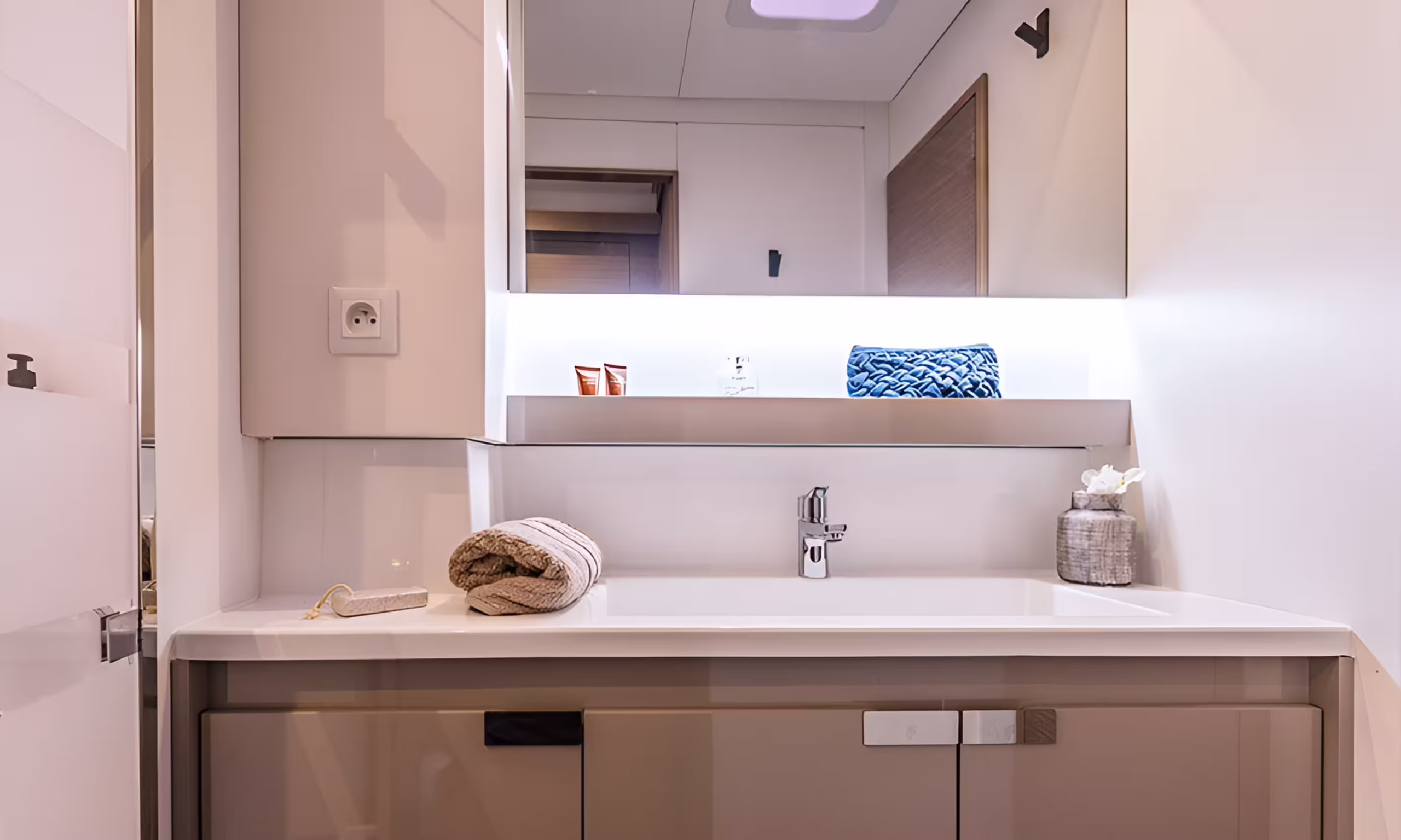 Fountaine Pajot Aura 51