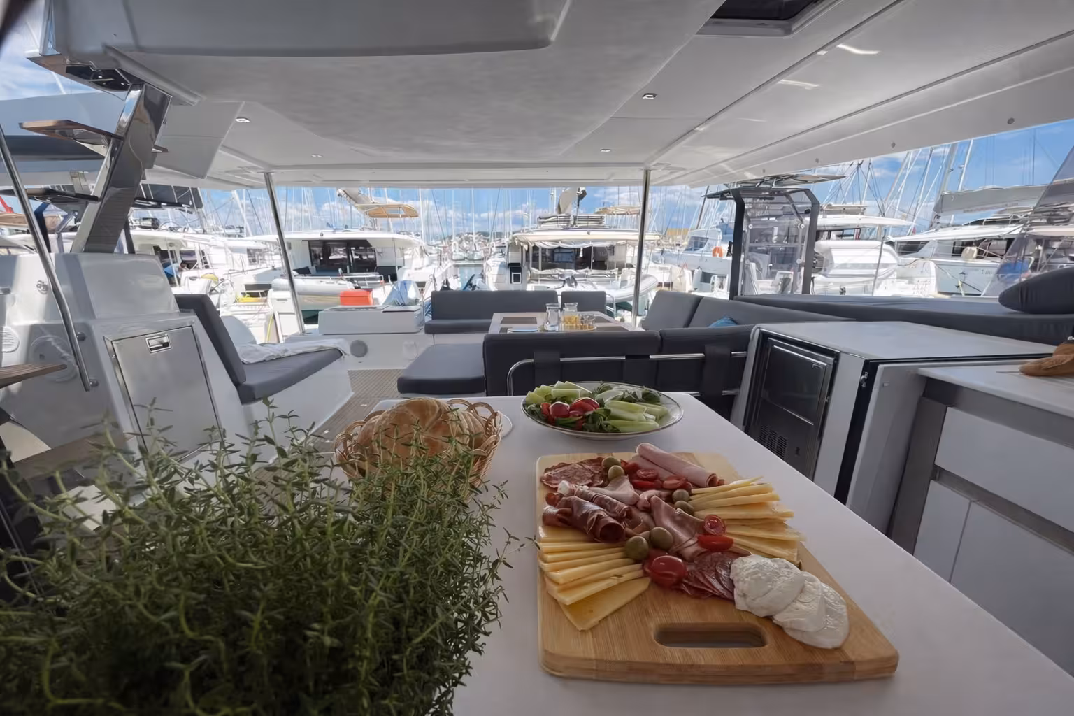 Fountaine Pajot Aura 51